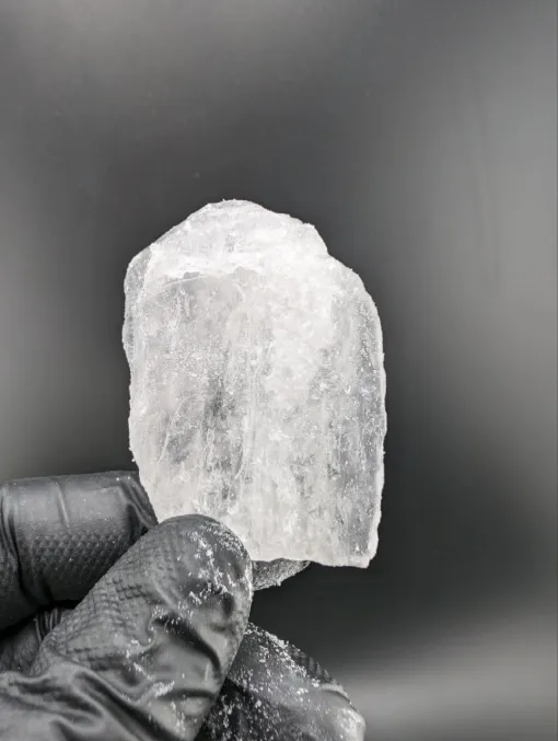 THCA diamonds are, how THCA differs from THC, their appearance and flavour, laboratory testing, safety considerations and the changing UK legal landscape.